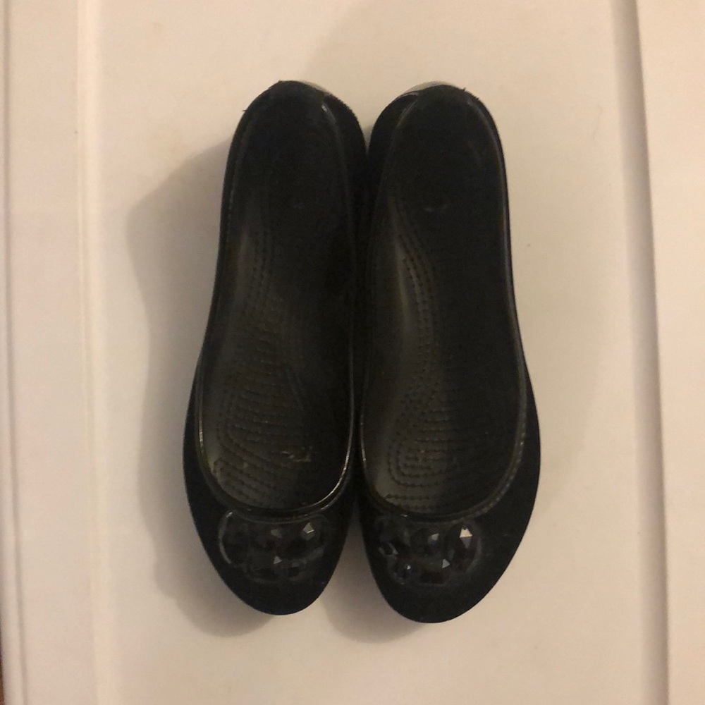 Crocs black flats